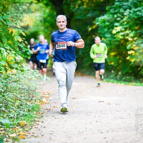 12.10.2025 - Bramfelder Halbmarathon 2025 Dr. Thomas Lammeyer http://msf.ph/oto/9351338 12.10.2025 10:38:40 Laufen 2840 meine-sportfotos.de