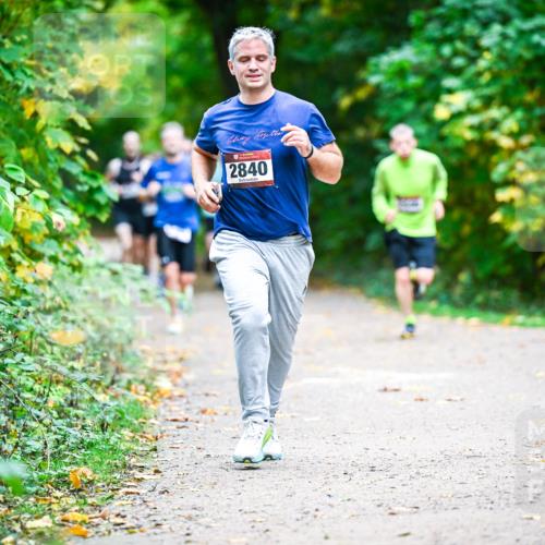 12.10.2025 - Bramfelder Halbmarathon 2025 Dr. Thomas Lammeyer http://msf.ph/oto/9351343 12.10.2025 10:38:41 Laufen 2840 meine-sportfotos.de