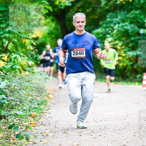 12.10.2025 - Bramfelder Halbmarathon 2025 Dr. Thomas Lammeyer http://msf.ph/oto/9351353 12.10.2025 10:38:42 Laufen 2840 meine-sportfotos.de