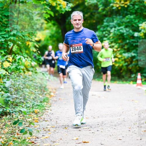 12.10.2025 - Bramfelder Halbmarathon 2025 Dr. Thomas Lammeyer http://msf.ph/oto/9351354 12.10.2025 10:38:42 Laufen 2840 meine-sportfotos.de