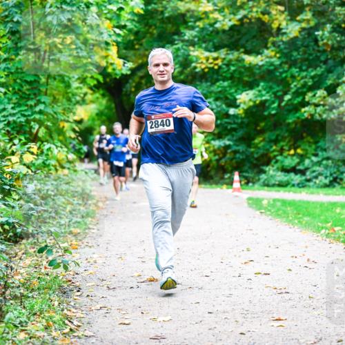 12.10.2025 - Bramfelder Halbmarathon 2025 Dr. Thomas Lammeyer http://msf.ph/oto/9351360 12.10.2025 10:38:43 Laufen 2840 meine-sportfotos.de