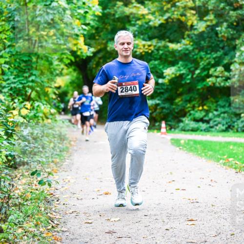 12.10.2025 - Bramfelder Halbmarathon 2025 Dr. Thomas Lammeyer http://msf.ph/oto/9351362 12.10.2025 10:38:43 Laufen 2840 meine-sportfotos.de
