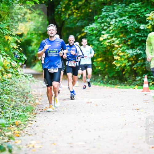 12.10.2025 - Bramfelder Halbmarathon 2025 Dr. Thomas Lammeyer http://msf.ph/oto/9351369 12.10.2025 10:38:45 Laufen 2708, 2672, 2446 meine-sportfotos.de