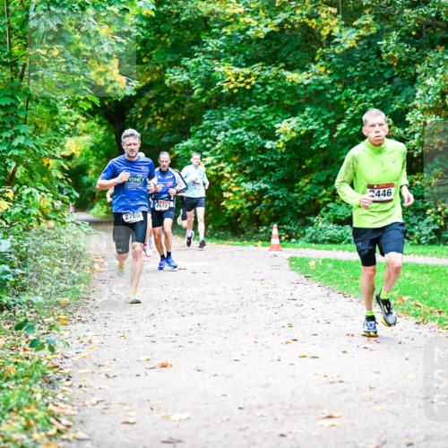 12.10.2025 - Bramfelder Halbmarathon 2025 Dr. Thomas Lammeyer http://msf.ph/oto/9351373 12.10.2025 10:38:46 Laufen 2708, 2672, 2446 meine-sportfotos.de