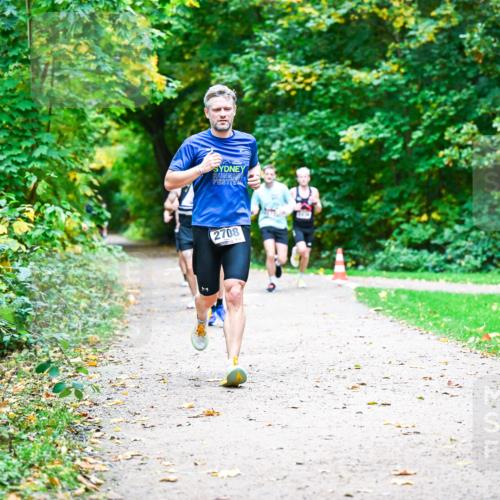 12.10.2025 - Bramfelder Halbmarathon 2025 Dr. Thomas Lammeyer http://msf.ph/oto/9351379 12.10.2025 10:38:48 Laufen 2708 meine-sportfotos.de
