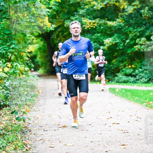 12.10.2025 - Bramfelder Halbmarathon 2025 Dr. Thomas Lammeyer http://msf.ph/oto/9351383 12.10.2025 10:38:48 Laufen 26, 2708 meine-sportfotos.de