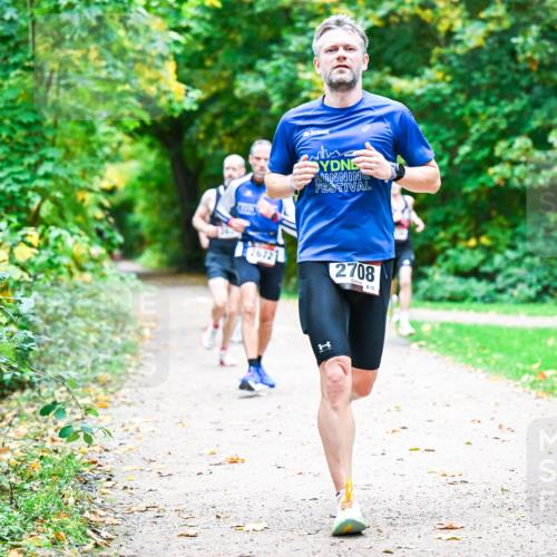 12.10.2025 - Bramfelder Halbmarathon 2025 Dr. Thomas Lammeyer http://msf.ph/oto/9351387 12.10.2025 10:38:49 Laufen 2672, 2708, 813 meine-sportfotos.de