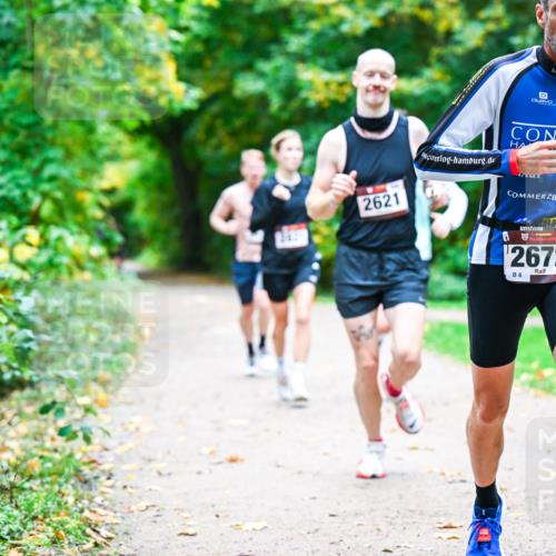 12.10.2025 - Bramfelder Halbmarathon 2025 Dr. Thomas Lammeyer http://msf.ph/oto/9351398 12.10.2025 10:38:51 Laufen 2621, 34, 2672, 6 meine-sportfotos.de