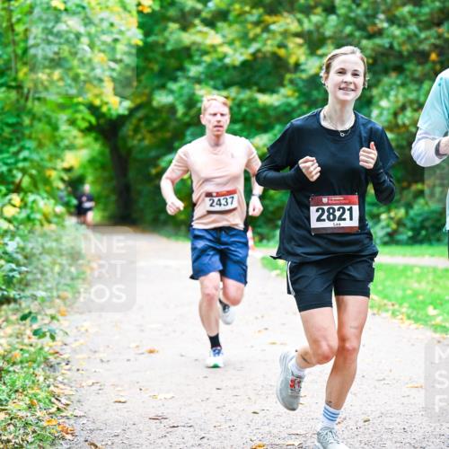 12.10.2025 - Bramfelder Halbmarathon 2025 Dr. Thomas Lammeyer http://msf.ph/oto/9351402 12.10.2025 10:38:53 Laufen 2437, 2821, 2571 meine-sportfotos.de