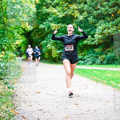 12.10.2025 - Bramfelder Halbmarathon 2025 Dr. Thomas Lammeyer http://msf.ph/oto/9351425 12.10.2025 10:39:03 Laufen 2636 meine-sportfotos.de