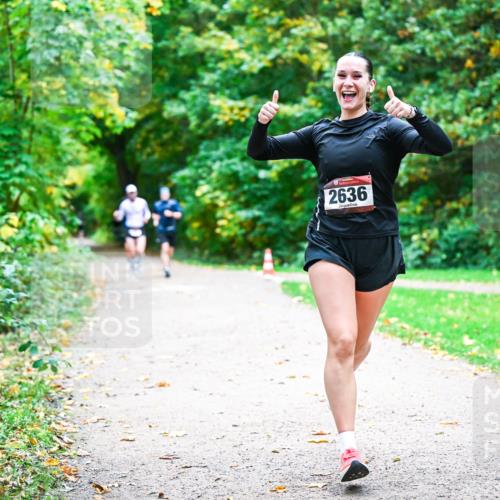 12.10.2025 - Bramfelder Halbmarathon 2025 Dr. Thomas Lammeyer http://msf.ph/oto/9351430 12.10.2025 10:39:03 Laufen 2636 meine-sportfotos.de