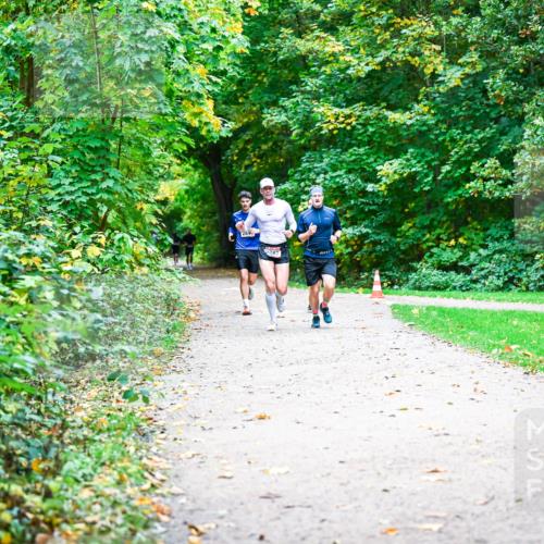 12.10.2025 - Bramfelder Halbmarathon 2025 Dr. Thomas Lammeyer http://msf.ph/oto/9351440 12.10.2025 10:39:06 Laufen 284, 087 meine-sportfotos.de