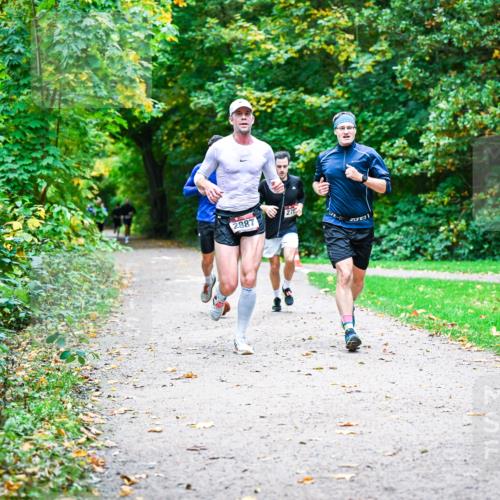 12.10.2025 - Bramfelder Halbmarathon 2025 Dr. Thomas Lammeyer http://msf.ph/oto/9351457 12.10.2025 10:39:09 Laufen 2887, 279, 3 meine-sportfotos.de