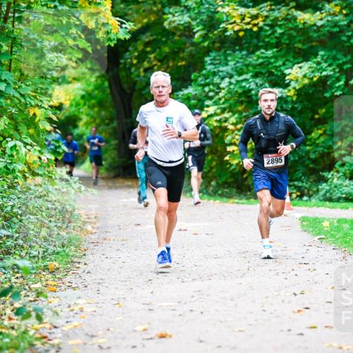 12.10.2025 - Bramfelder Halbmarathon 2025 Dr. Thomas Lammeyer http://msf.ph/oto/9351503 12.10.2025 10:39:20 Laufen 2895 meine-sportfotos.de