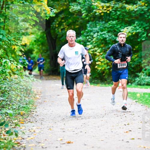 12.10.2025 - Bramfelder Halbmarathon 2025 Dr. Thomas Lammeyer http://msf.ph/oto/9351505 12.10.2025 10:39:20 Laufen 2895 meine-sportfotos.de
