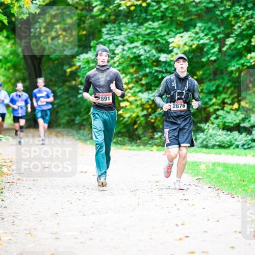 12.10.2025 - Bramfelder Halbmarathon 2025 Dr. Thomas Lammeyer http://msf.ph/oto/9351526 12.10.2025 10:39:25 Laufen 891, 2676 meine-sportfotos.de