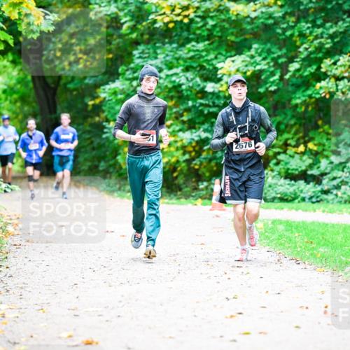 12.10.2025 - Bramfelder Halbmarathon 2025 Dr. Thomas Lammeyer http://msf.ph/oto/9351529 12.10.2025 10:39:25 Laufen 2676 meine-sportfotos.de
