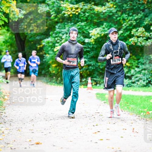 12.10.2025 - Bramfelder Halbmarathon 2025 Dr. Thomas Lammeyer http://msf.ph/oto/9351535 12.10.2025 10:39:26 Laufen 2676 meine-sportfotos.de