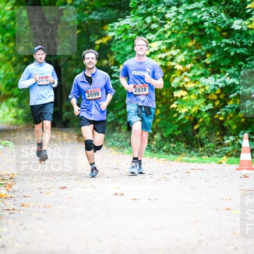 12.10.2025 - Bramfelder Halbmarathon 2025 Dr. Thomas Lammeyer http://msf.ph/oto/9351543 12.10.2025 10:39:28 Laufen 29395, 2699, 2828 meine-sportfotos.de