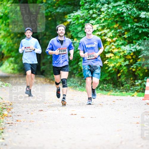 12.10.2025 - Bramfelder Halbmarathon 2025 Dr. Thomas Lammeyer http://msf.ph/oto/9351545 12.10.2025 10:39:28 Laufen 2939, 2699, 2828 meine-sportfotos.de