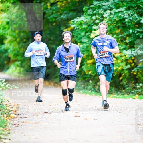 12.10.2025 - Bramfelder Halbmarathon 2025 Dr. Thomas Lammeyer http://msf.ph/oto/9351549 12.10.2025 10:39:29 Laufen 2939, 2699, 2828 meine-sportfotos.de