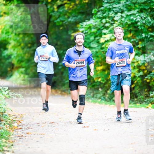 12.10.2025 - Bramfelder Halbmarathon 2025 Dr. Thomas Lammeyer http://msf.ph/oto/9351551 12.10.2025 10:39:29 Laufen 293, 2699, 2828 meine-sportfotos.de