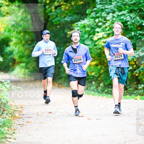 12.10.2025 - Bramfelder Halbmarathon 2025 Dr. Thomas Lammeyer http://msf.ph/oto/9351554 12.10.2025 10:39:29 Laufen 2939, 2699, 2828 meine-sportfotos.de