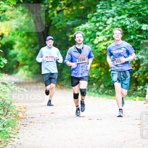 12.10.2025 - Bramfelder Halbmarathon 2025 Dr. Thomas Lammeyer http://msf.ph/oto/9351555 12.10.2025 10:39:30 Laufen 2939, 2699, 282 meine-sportfotos.de