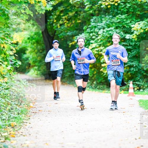 12.10.2025 - Bramfelder Halbmarathon 2025 Dr. Thomas Lammeyer http://msf.ph/oto/9351559 12.10.2025 10:39:30 Laufen 2939, 2699, 2828 meine-sportfotos.de