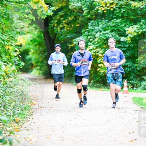 12.10.2025 - Bramfelder Halbmarathon 2025 Dr. Thomas Lammeyer http://msf.ph/oto/9351560 12.10.2025 10:39:30 Laufen 2939, 2699, 109, 282 meine-sportfotos.de