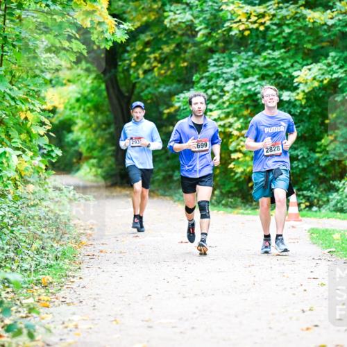 12.10.2025 - Bramfelder Halbmarathon 2025 Dr. Thomas Lammeyer http://msf.ph/oto/9351561 12.10.2025 10:39:30 Laufen 293, 699, 2828 meine-sportfotos.de