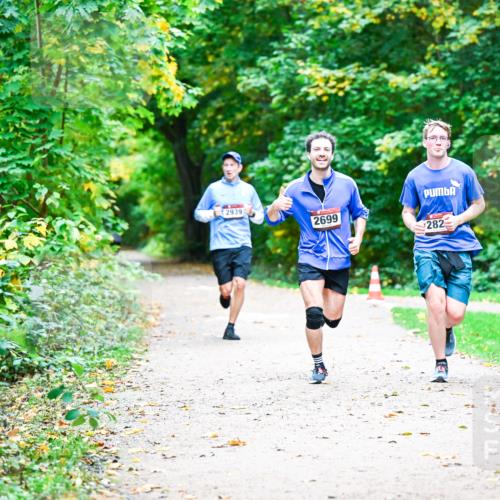 12.10.2025 - Bramfelder Halbmarathon 2025 Dr. Thomas Lammeyer http://msf.ph/oto/9351575 12.10.2025 10:39:32 Laufen 2939, 2699, 282 meine-sportfotos.de