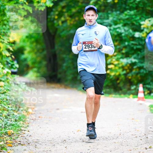 12.10.2025 - Bramfelder Halbmarathon 2025 Dr. Thomas Lammeyer http://msf.ph/oto/9351582 12.10.2025 10:39:34 Laufen 2935, 2 meine-sportfotos.de