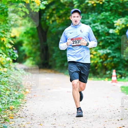 12.10.2025 - Bramfelder Halbmarathon 2025 Dr. Thomas Lammeyer http://msf.ph/oto/9351583 12.10.2025 10:39:34 Laufen 2935 meine-sportfotos.de