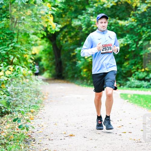 12.10.2025 - Bramfelder Halbmarathon 2025 Dr. Thomas Lammeyer http://msf.ph/oto/9351590 12.10.2025 10:39:35 Laufen 2939 meine-sportfotos.de