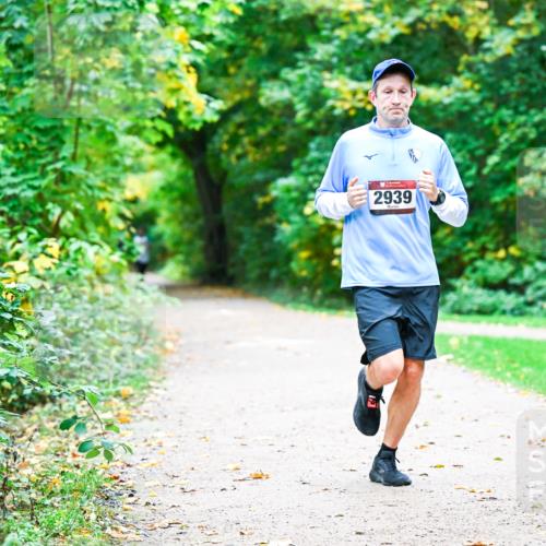 12.10.2025 - Bramfelder Halbmarathon 2025 Dr. Thomas Lammeyer http://msf.ph/oto/9351592 12.10.2025 10:39:35 Laufen 2939 meine-sportfotos.de