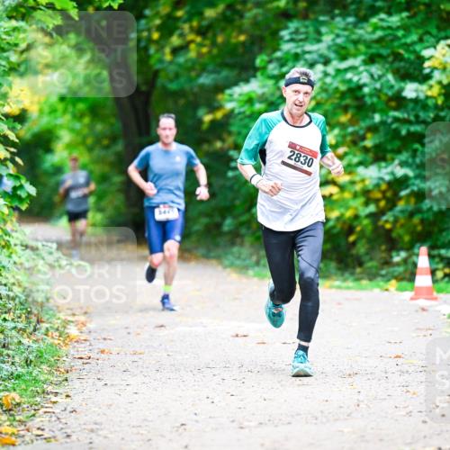 12.10.2025 - Bramfelder Halbmarathon 2025 Dr. Thomas Lammeyer http://msf.ph/oto/9351610 12.10.2025 10:39:47 Laufen 3445, 2830 meine-sportfotos.de