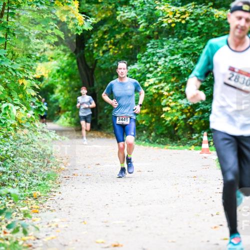 12.10.2025 - Bramfelder Halbmarathon 2025 Dr. Thomas Lammeyer http://msf.ph/oto/9351626 12.10.2025 10:39:50 Laufen 2449, 2830 meine-sportfotos.de