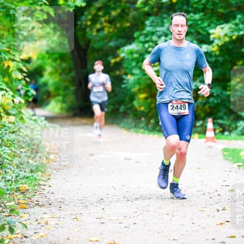 12.10.2025 - Bramfelder Halbmarathon 2025 Dr. Thomas Lammeyer http://msf.ph/oto/9351639 12.10.2025 10:39:51 Laufen 2449 meine-sportfotos.de