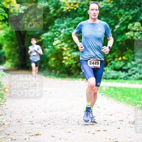 12.10.2025 - Bramfelder Halbmarathon 2025 Dr. Thomas Lammeyer http://msf.ph/oto/9351645 12.10.2025 10:39:52 Laufen 2449 meine-sportfotos.de