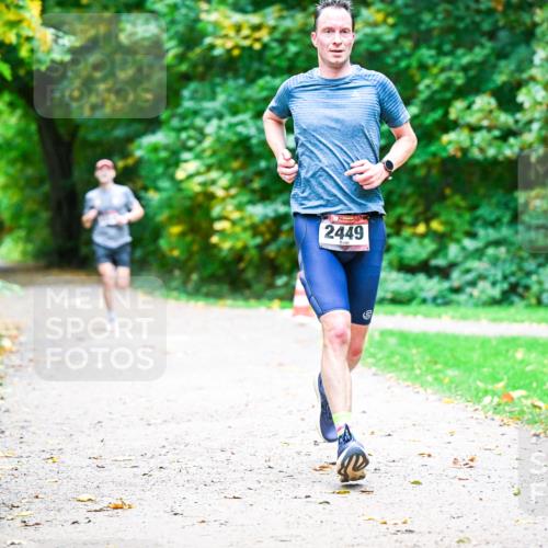 12.10.2025 - Bramfelder Halbmarathon 2025 Dr. Thomas Lammeyer http://msf.ph/oto/9351646 12.10.2025 10:39:52 Laufen 2449, 3 meine-sportfotos.de