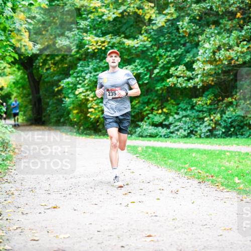 12.10.2025 - Bramfelder Halbmarathon 2025 Dr. Thomas Lammeyer http://msf.ph/oto/9351661 12.10.2025 10:39:56 Laufen 235 meine-sportfotos.de