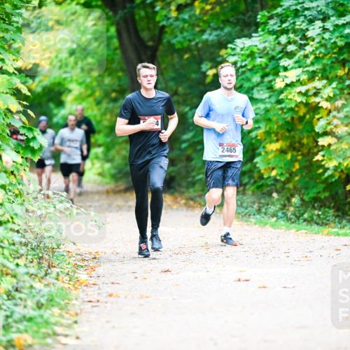 12.10.2025 - Bramfelder Halbmarathon 2025 Dr. Thomas Lammeyer http://msf.ph/oto/9351673 12.10.2025 10:40:04 Laufen 2465 meine-sportfotos.de
