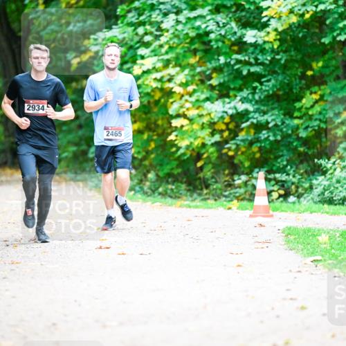 12.10.2025 - Bramfelder Halbmarathon 2025 Dr. Thomas Lammeyer http://msf.ph/oto/9351681 12.10.2025 10:40:05 Laufen 2934, 2465 meine-sportfotos.de