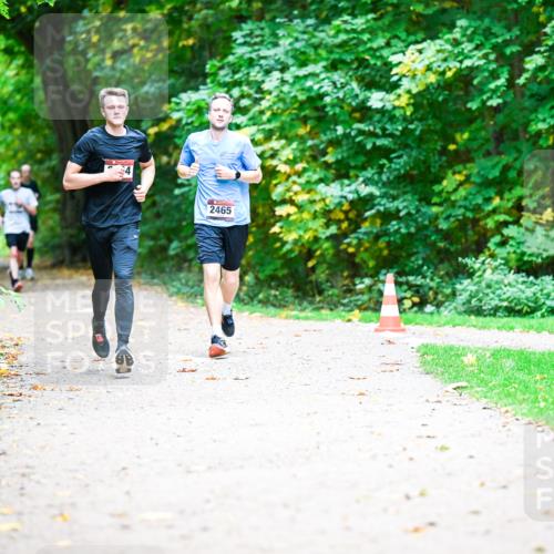 12.10.2025 - Bramfelder Halbmarathon 2025 Dr. Thomas Lammeyer http://msf.ph/oto/9351685 12.10.2025 10:40:06 Laufen 2465 meine-sportfotos.de