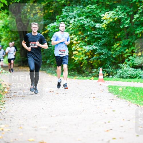 12.10.2025 - Bramfelder Halbmarathon 2025 Dr. Thomas Lammeyer http://msf.ph/oto/9351687 12.10.2025 10:40:06 Laufen 2934, 2465 meine-sportfotos.de