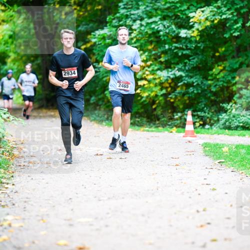 12.10.2025 - Bramfelder Halbmarathon 2025 Dr. Thomas Lammeyer http://msf.ph/oto/9351689 12.10.2025 10:40:06 Laufen 2934, 2465 meine-sportfotos.de
