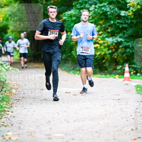 12.10.2025 - Bramfelder Halbmarathon 2025 Dr. Thomas Lammeyer http://msf.ph/oto/9351691 12.10.2025 10:40:06 Laufen 2934, 2465 meine-sportfotos.de