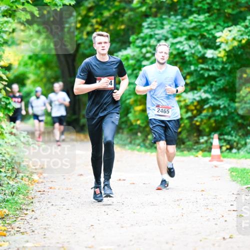 12.10.2025 - Bramfelder Halbmarathon 2025 Dr. Thomas Lammeyer http://msf.ph/oto/9351695 12.10.2025 10:40:07 Laufen 2465 meine-sportfotos.de