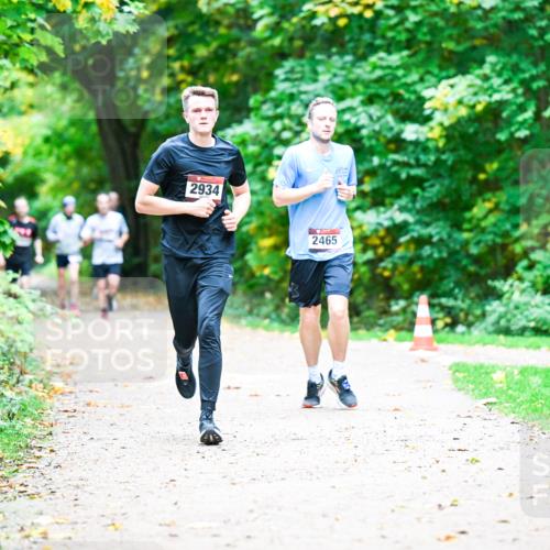 12.10.2025 - Bramfelder Halbmarathon 2025 Dr. Thomas Lammeyer http://msf.ph/oto/9351696 12.10.2025 10:40:07 Laufen 2934, 2465 meine-sportfotos.de